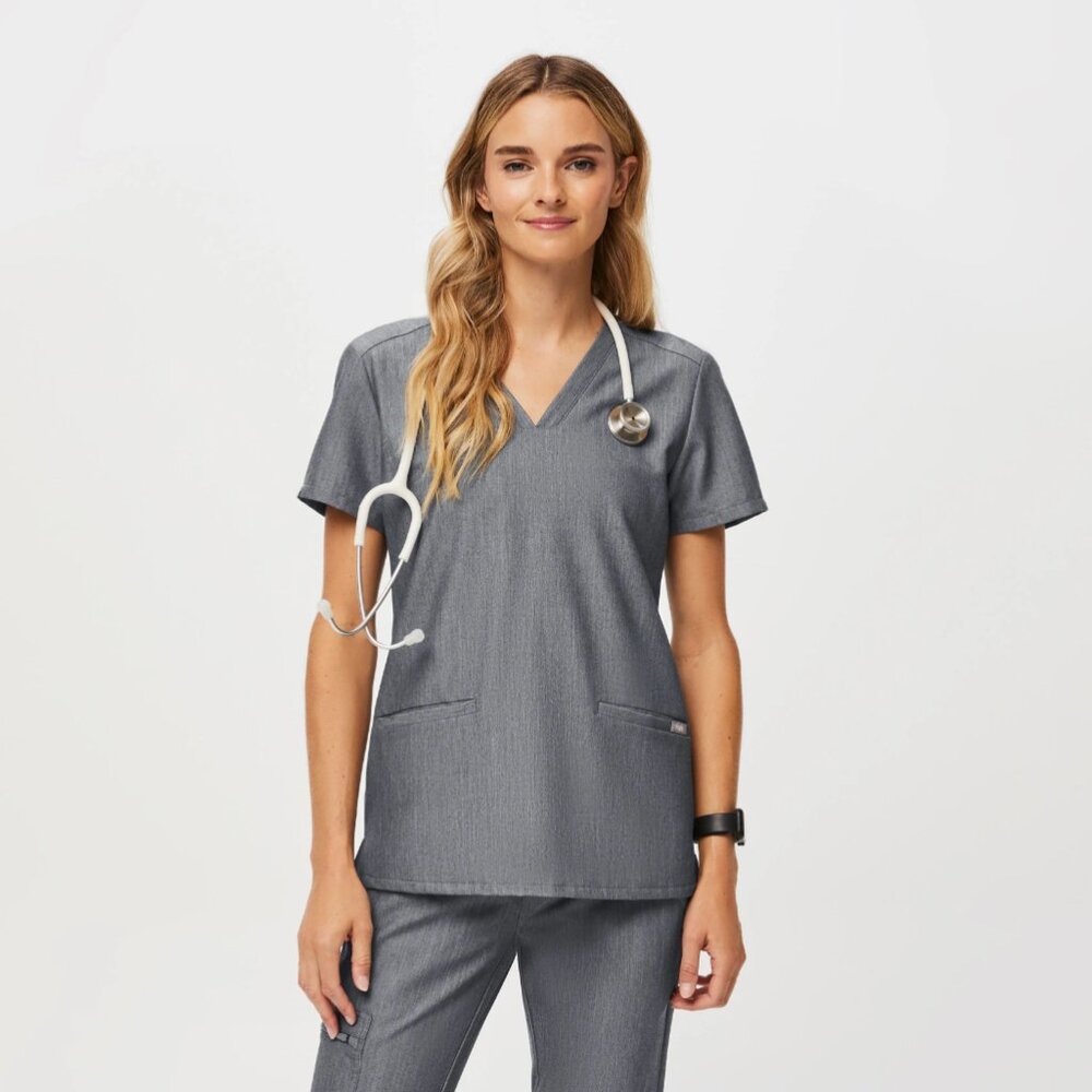 Figs women's XXS casma three-pocket scrub top in graphite gray